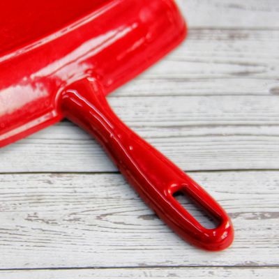 El palillo esmaltado rojo de la cacerola 10inch de la sartén del arrabio no fríe a Pan With Ridge
