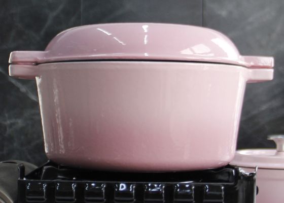 El rosa esmaltó el arrabio pre sazonado Pan Lid And Dutch Oven 2 en 1