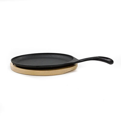 Disco BSCI de Matt Black Cast Iron Sizzle con el Fajita bajo de madera