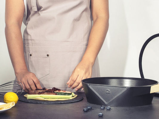 Sartén de aluminio 10Inch del plato profundo grande de BSCI con la tapa de cristal
