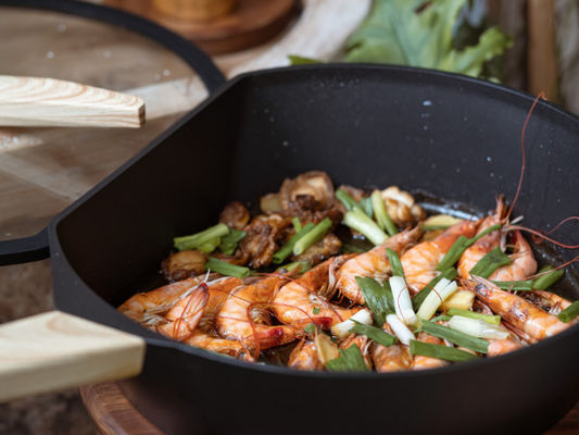 Sartén de aluminio 8Inch no del palillo versátil para la inducción Cooktops