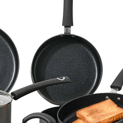 Conjunto de utensilios de cocina de aluminio duradero con un revestimiento antiadherente