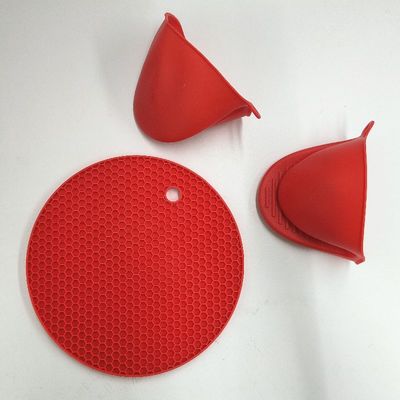 Esenciales de la cocina: Montones de silicona resistentes al calor para horno y soportes de macetas